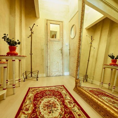 布加勒斯特Baroque Splendor: Breathtaking Views & Design公寓 外观 照片